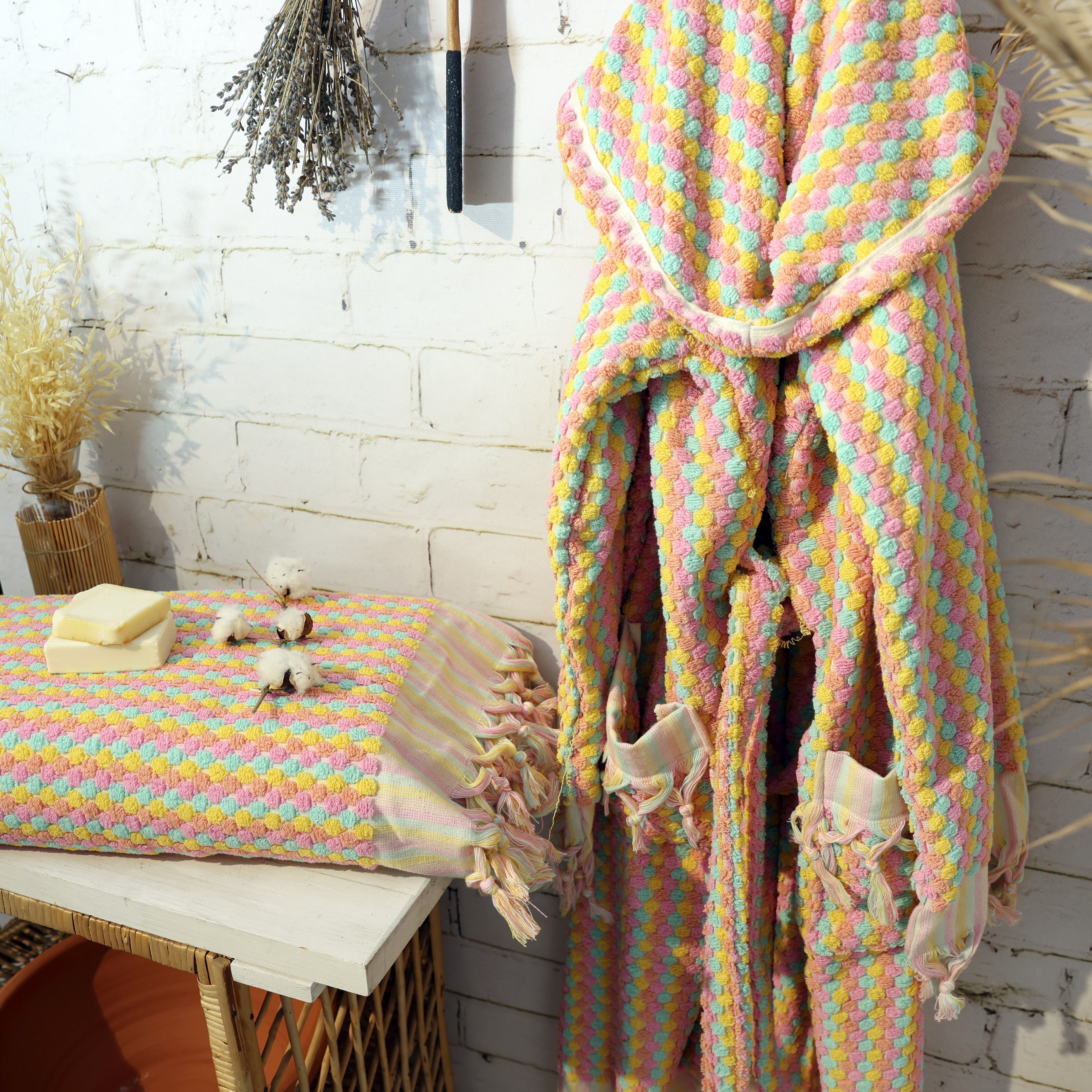 Pom Pom Hand & Bath Towel