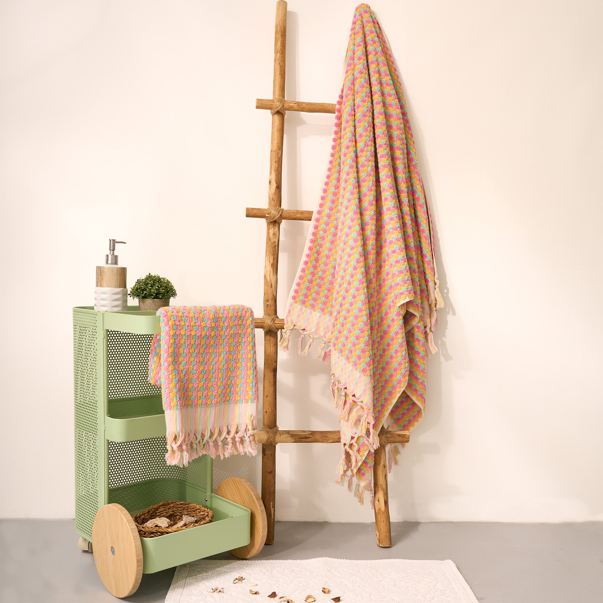 Pom Pom Hand & Bath Towel