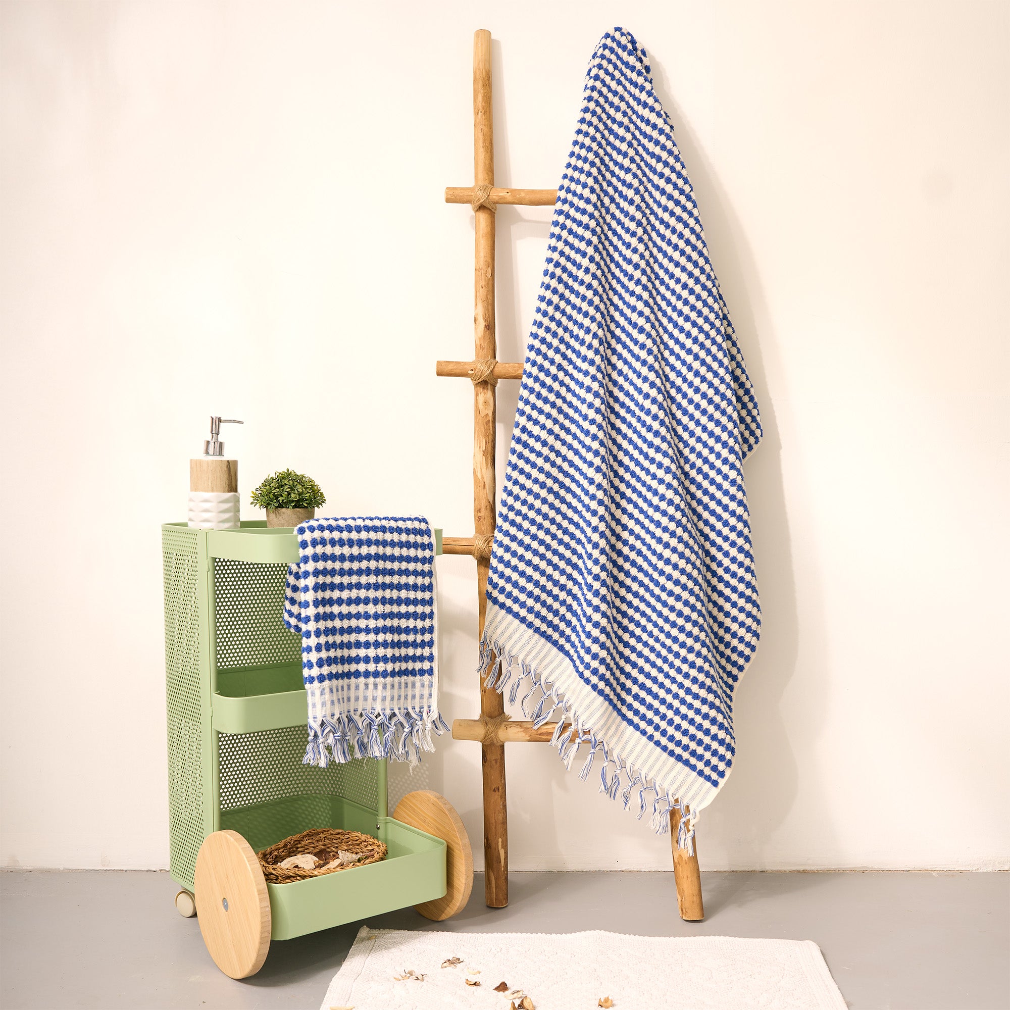 Pom Pom Hand & Bath Towel