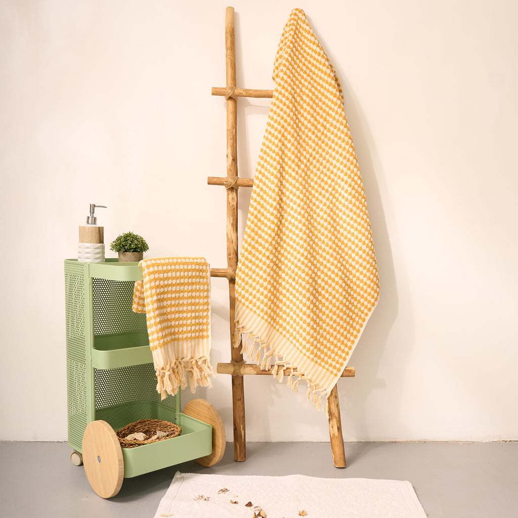 Pom Pom Hand & Bath Towel