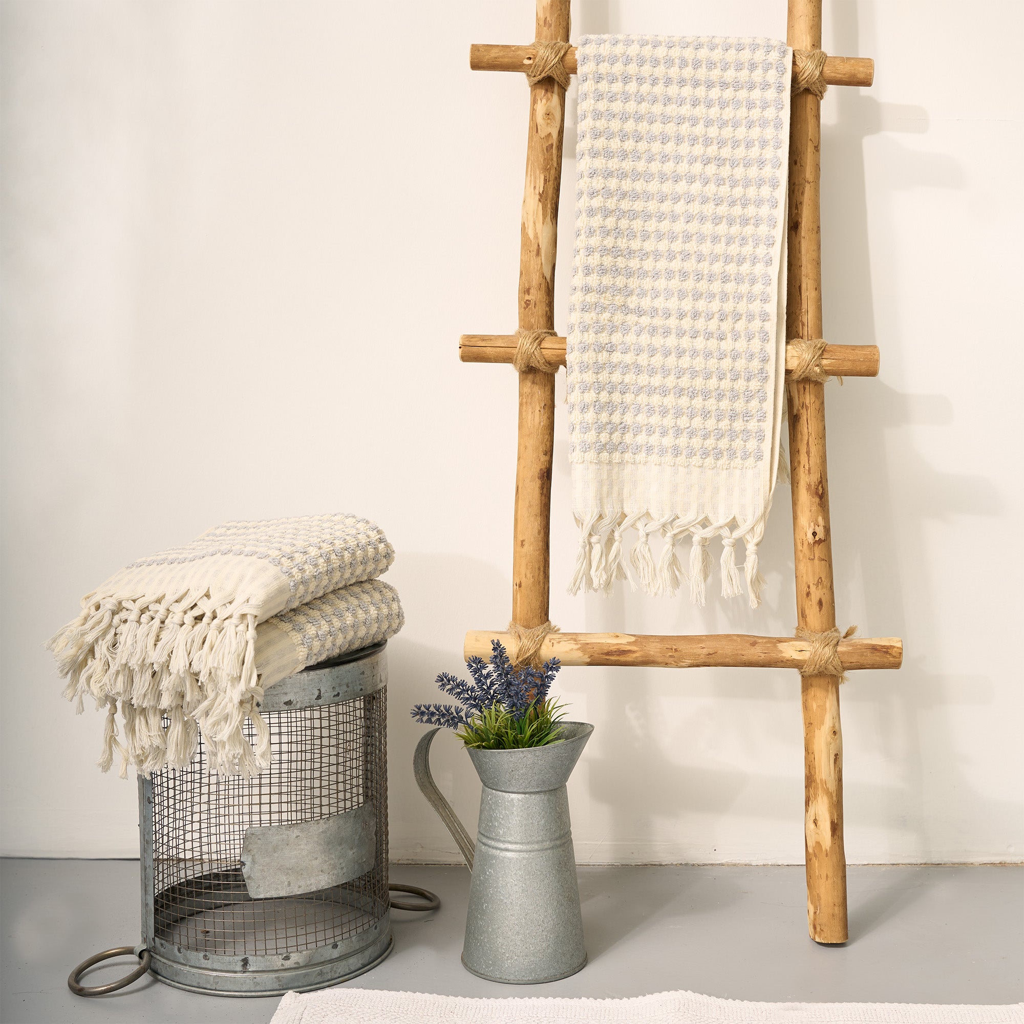 Pom Pom Hand & Bath Towel