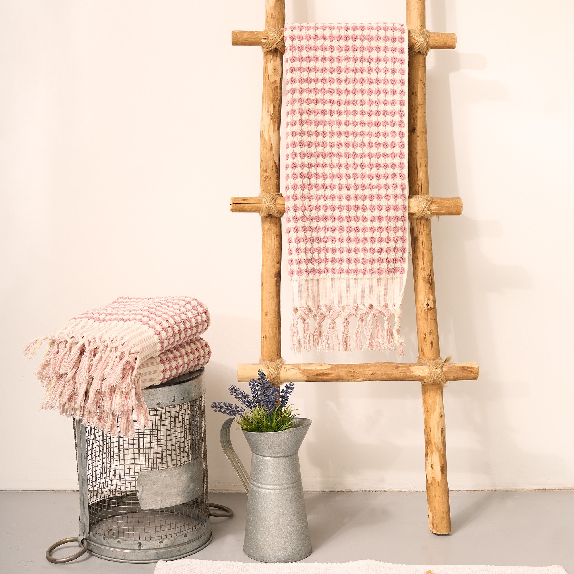 Pom Pom Hand & Bath Towel