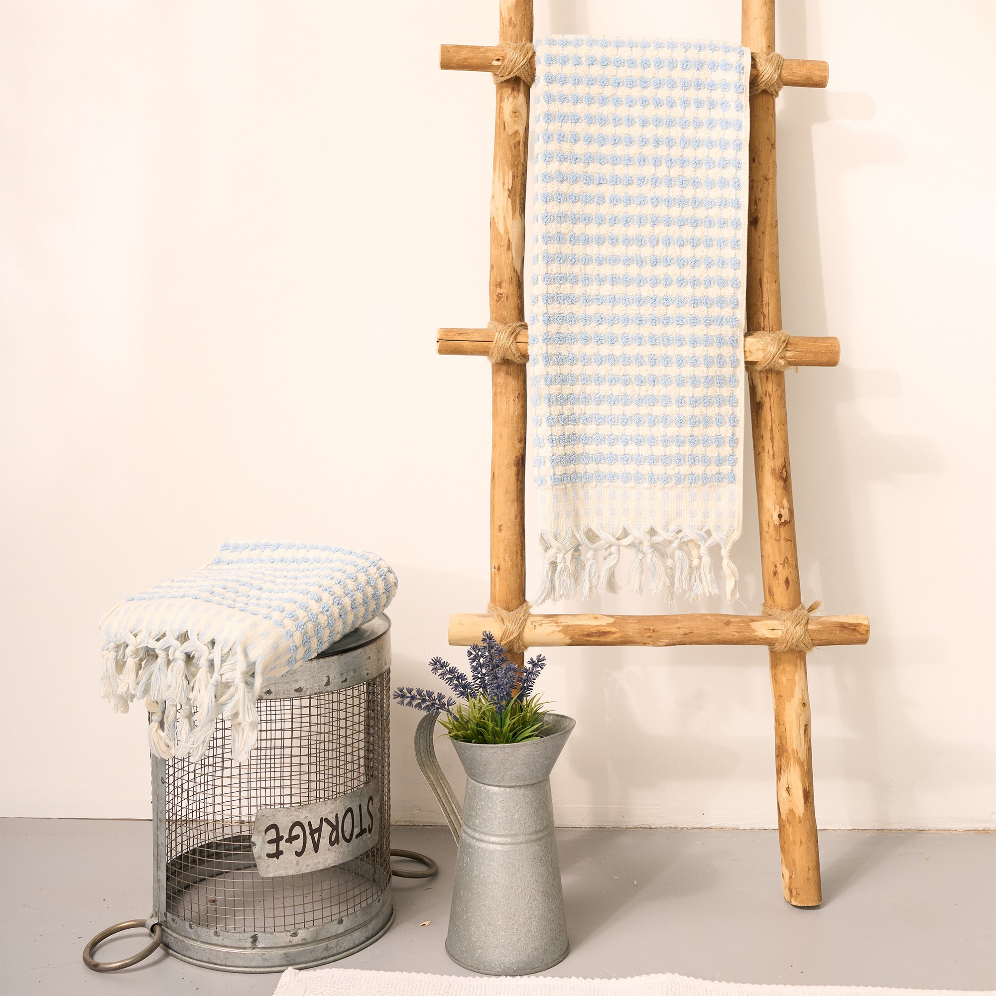 Pom Pom Hand & Bath Towel